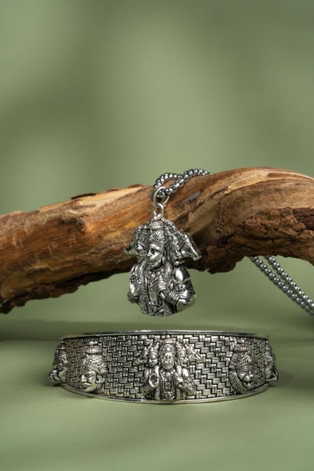 5 Mukhi Hanuman Kada with 5 Munjai Hanumna Pendant with Chain